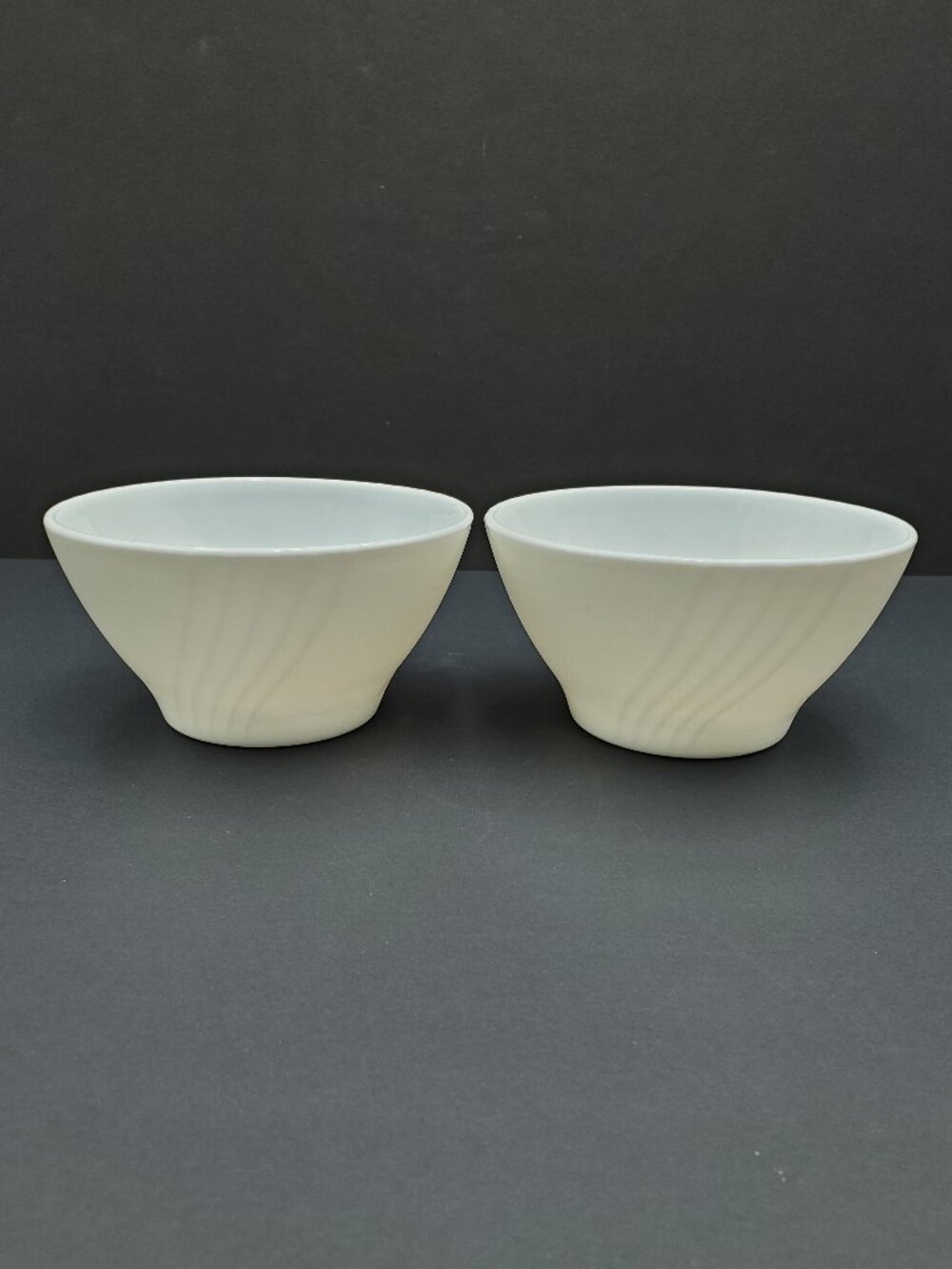 Wendy Bellissimo White Soup Cereal Dessert Bowls Embossed Swirl Opal Glass Bowls